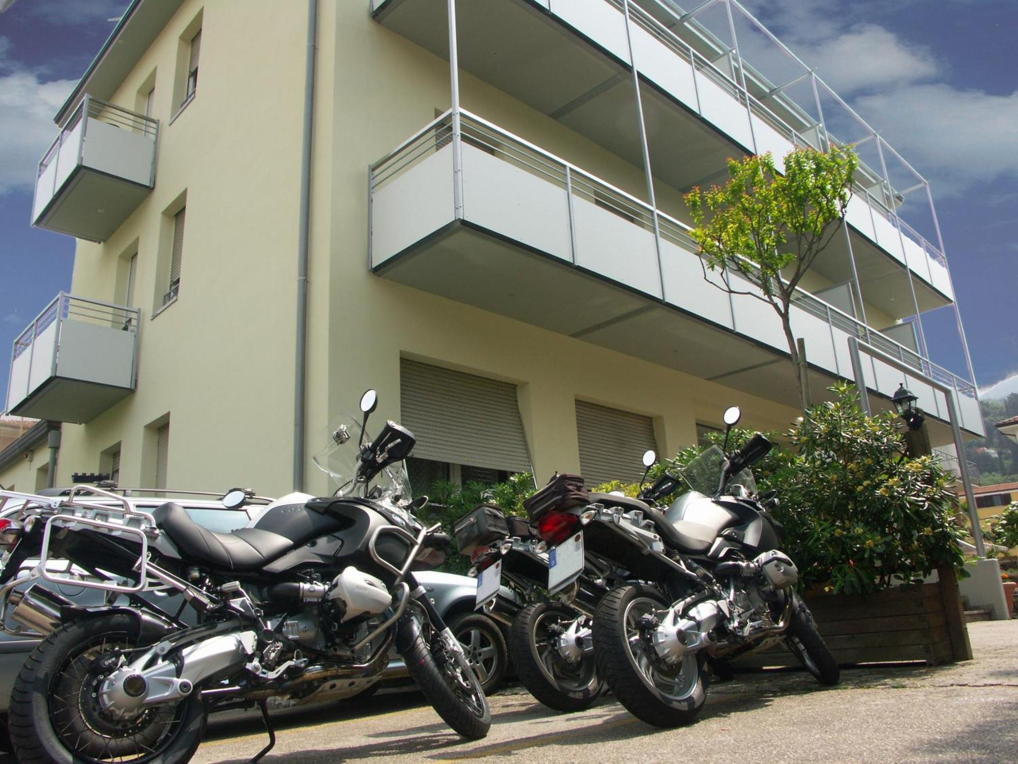 Hotel Villa Clara Torbole Sul Garda Exterior foto